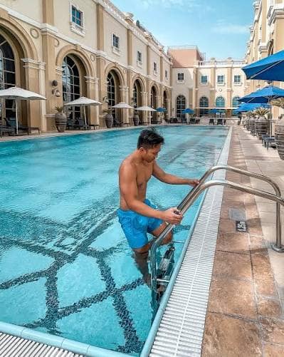 Courtyard Hospitality Pool — view 3